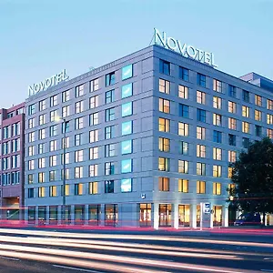 4* מלון Novotel Mitte